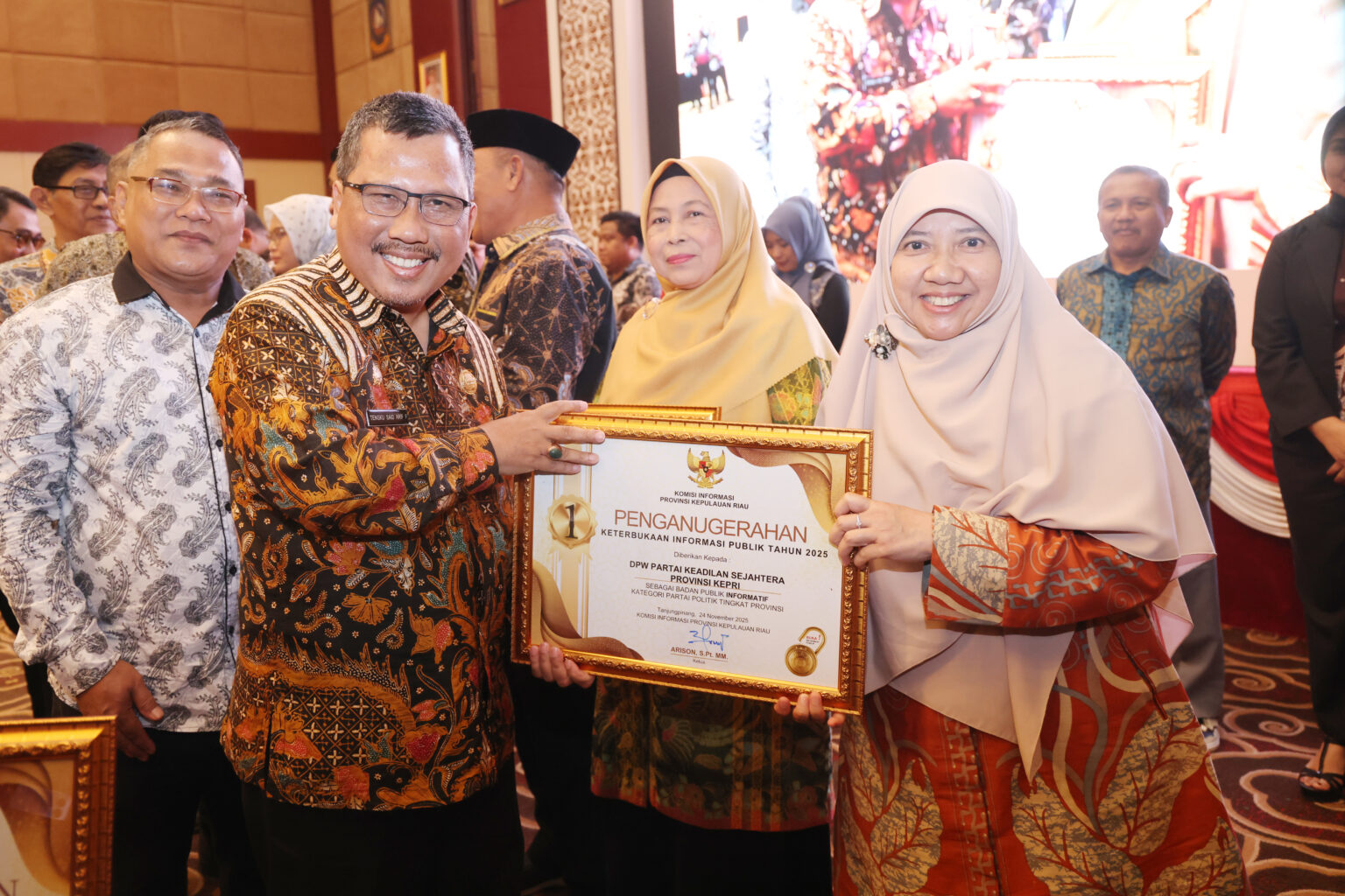 PKS Kepri Raih Penghargaan Partai Paling Informatif dari Komisi Informasi Provinsi